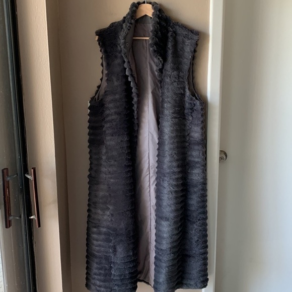 Ribbed Fuzzy Sleeveless Duster Vest - Picture 2 of 9